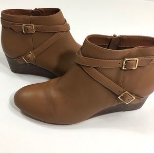 NINE WEST Penya Wedge Ankle Booties Size 7